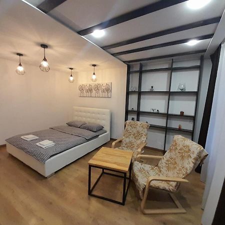 White Rooms On City Center Lviv Extérieur photo
