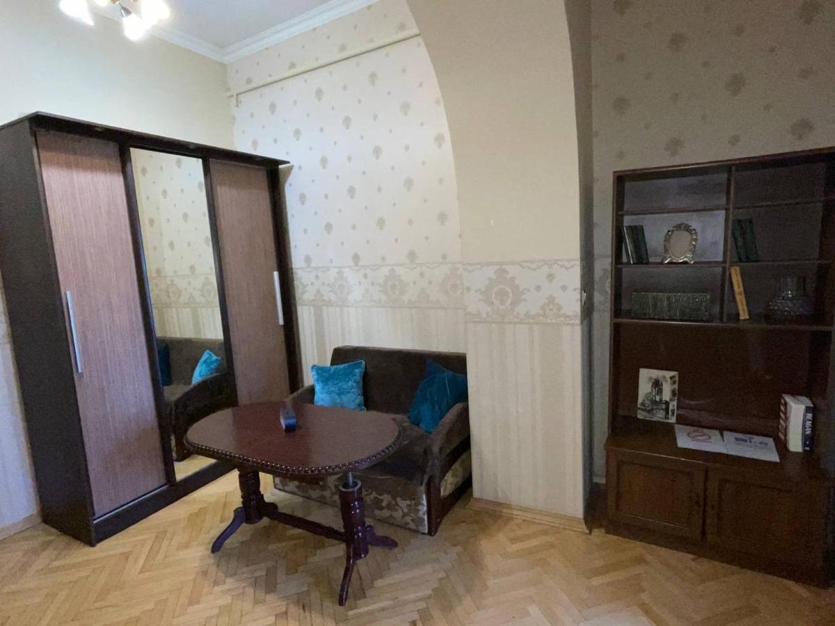 White Rooms On City Center Lviv Extérieur photo