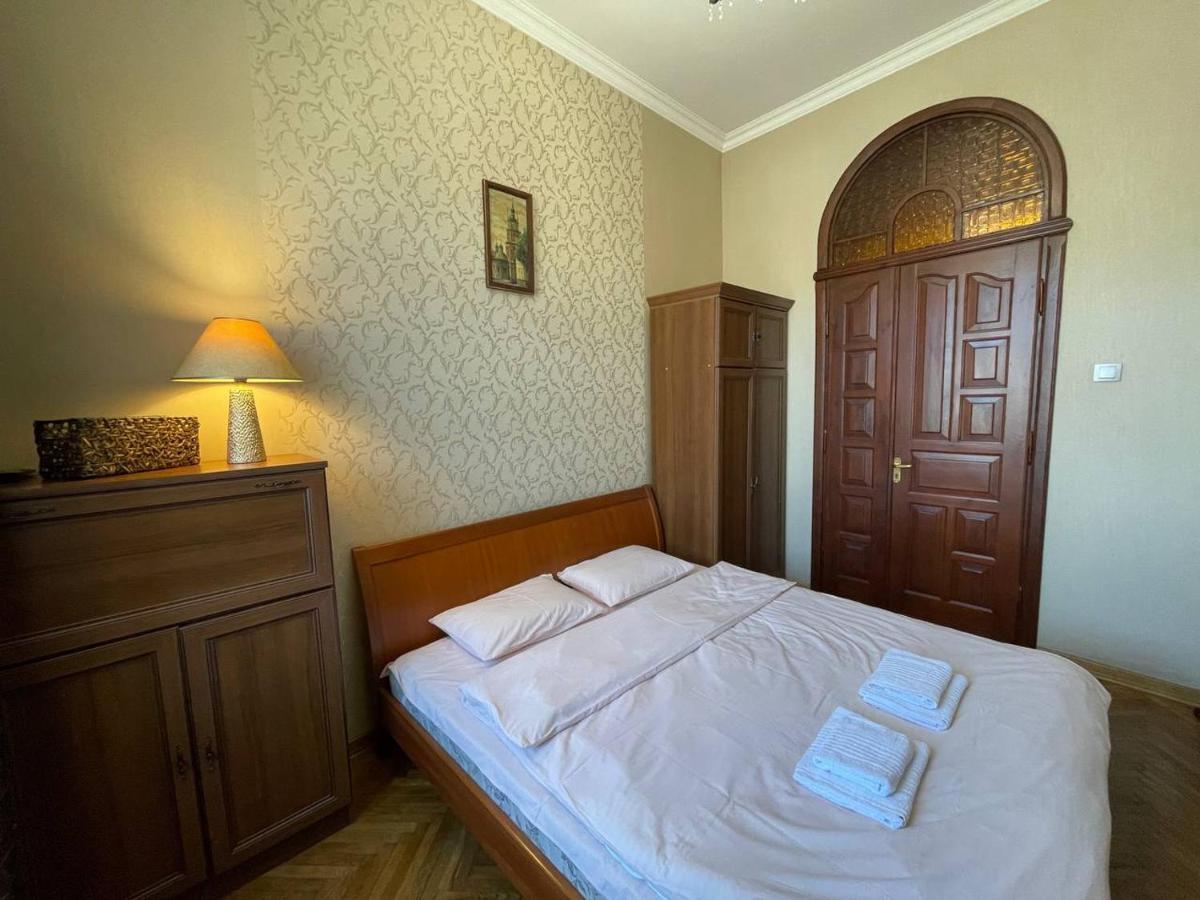 White Rooms On City Center Lviv Extérieur photo