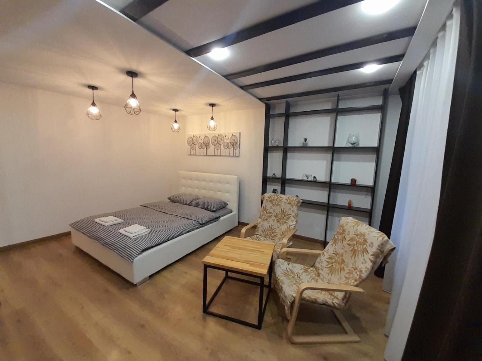 White Rooms On City Center Lviv Extérieur photo