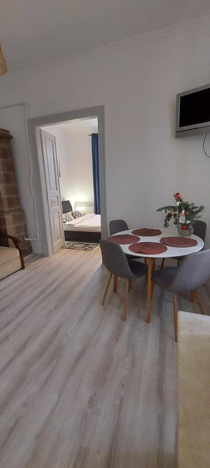 White Rooms On City Center Lviv Extérieur photo